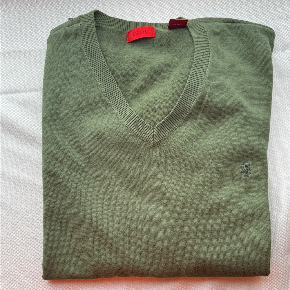 Izod Men's Olive V-Neck Sweater
